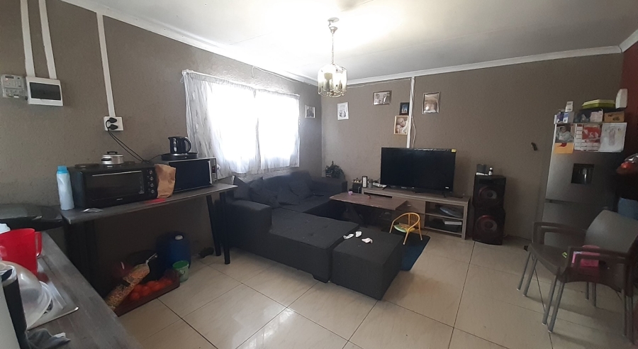 5 Bedroom Property for Sale in Lourierpark Free State